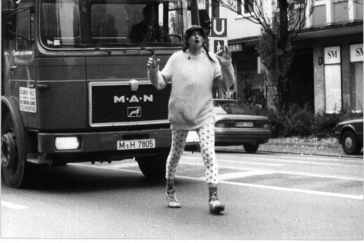 Streetwalker vor LKW