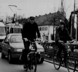 Mit dem Radl auf der Strasse